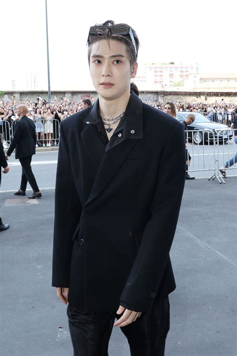 jaehyun prada show